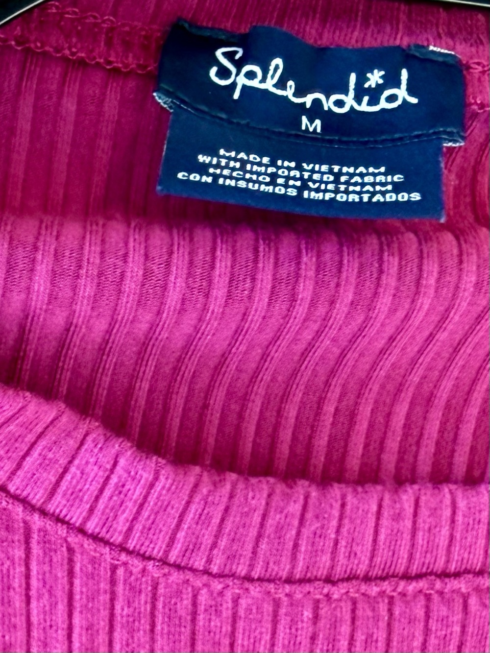 Like new! SPLENDID Women’s Long-Sleeve Ribbed Crewneck Top - Magenta Sz M - Picture 3 of 5
